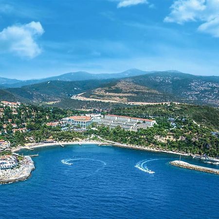 Pine Bay Holiday Resort Kuşadası Ngoại thất bức ảnh Aerial view of the resort