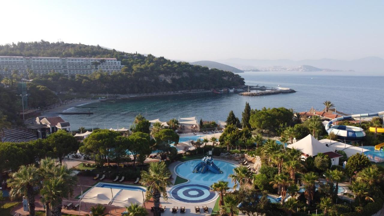 Pine Bay Holiday Resort Kuşadası Ngoại thất bức ảnh A view of the resort