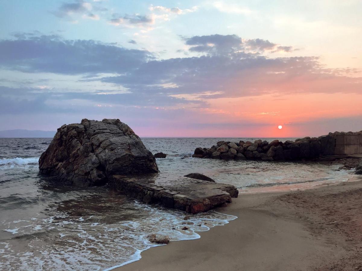 Pine Bay Holiday Resort Kuşadası Ngoại thất bức ảnh Sunset at the beach of Agia Marina